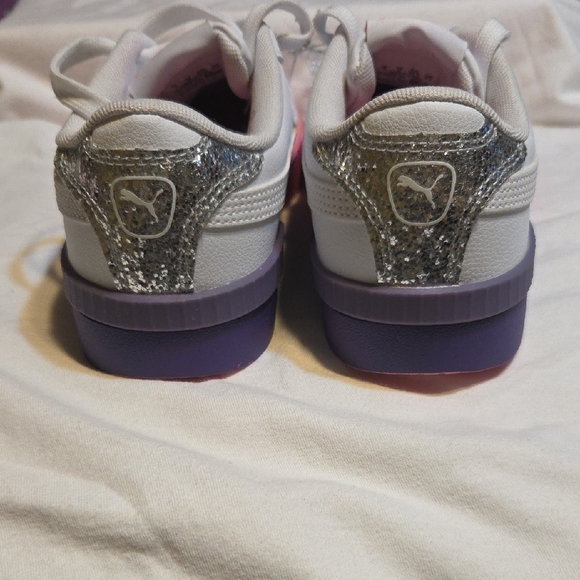 Puma White and Pink Sneakers Classic Style - Picture 2 of 4